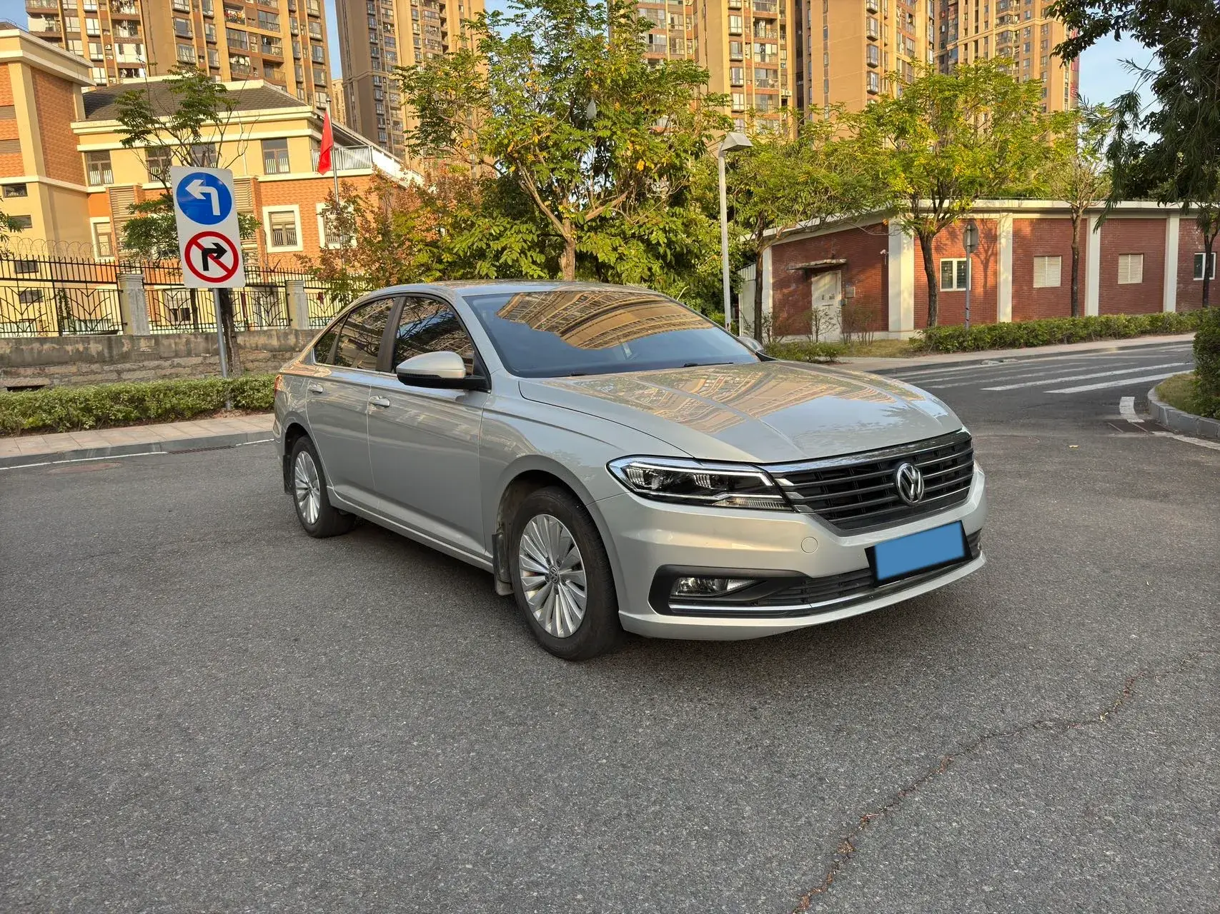 2018 VOLKSWAGEN LAVIDA thumbnail 3