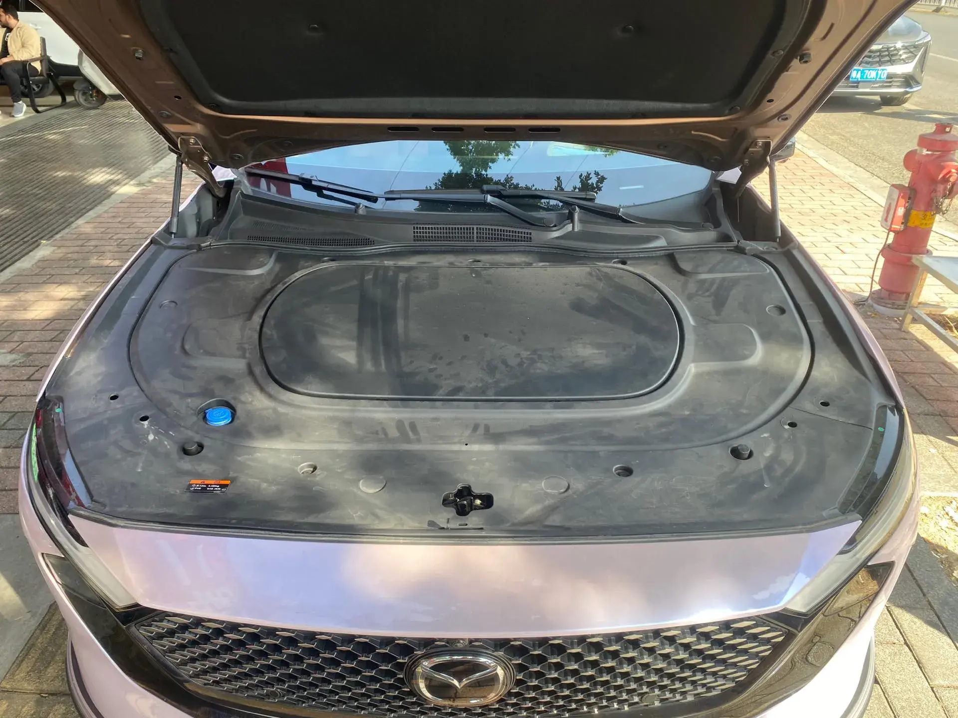 2024 MAZDA EZ-6 thumbnail 4