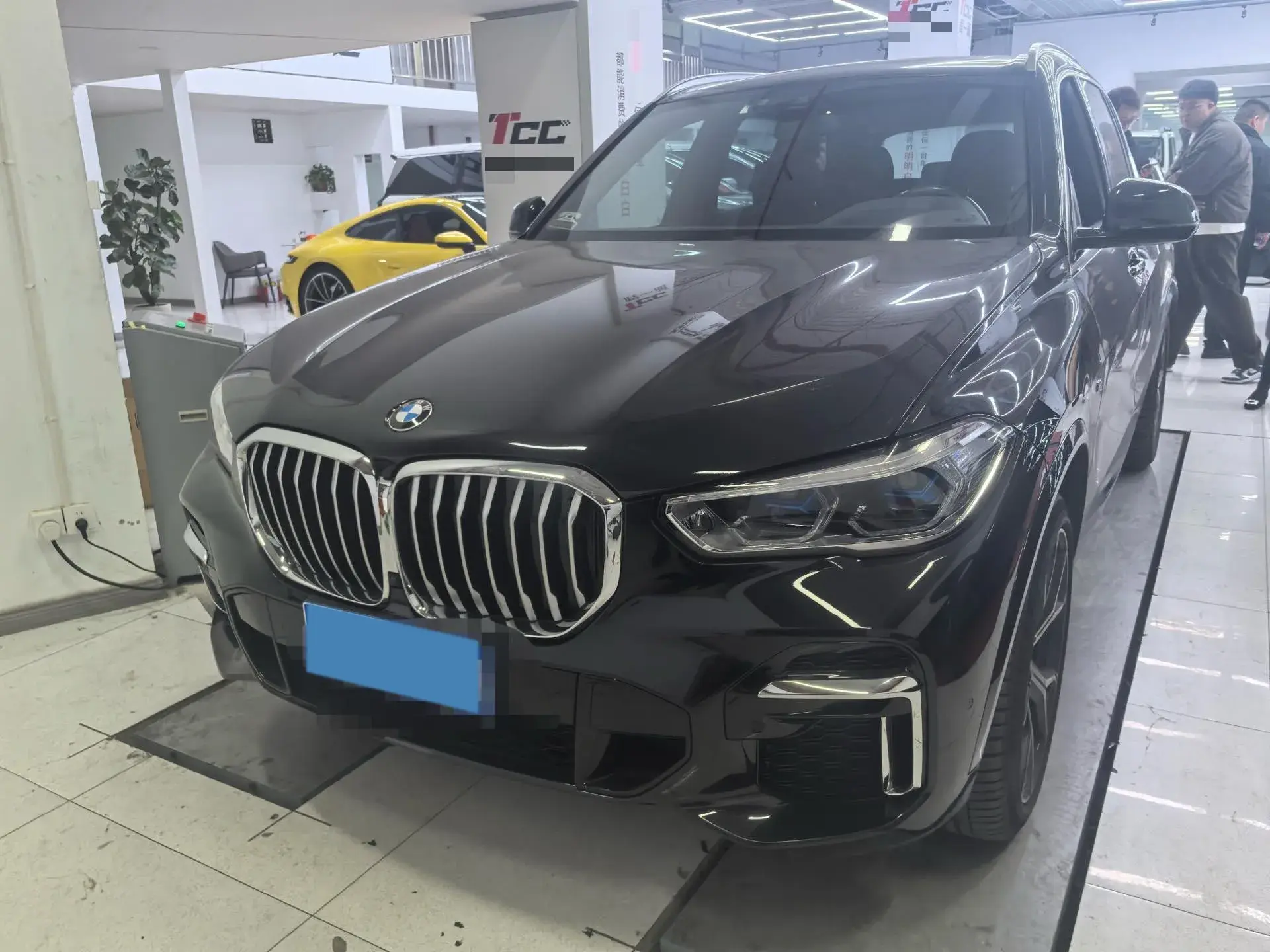 2022 BMW X5 view 1