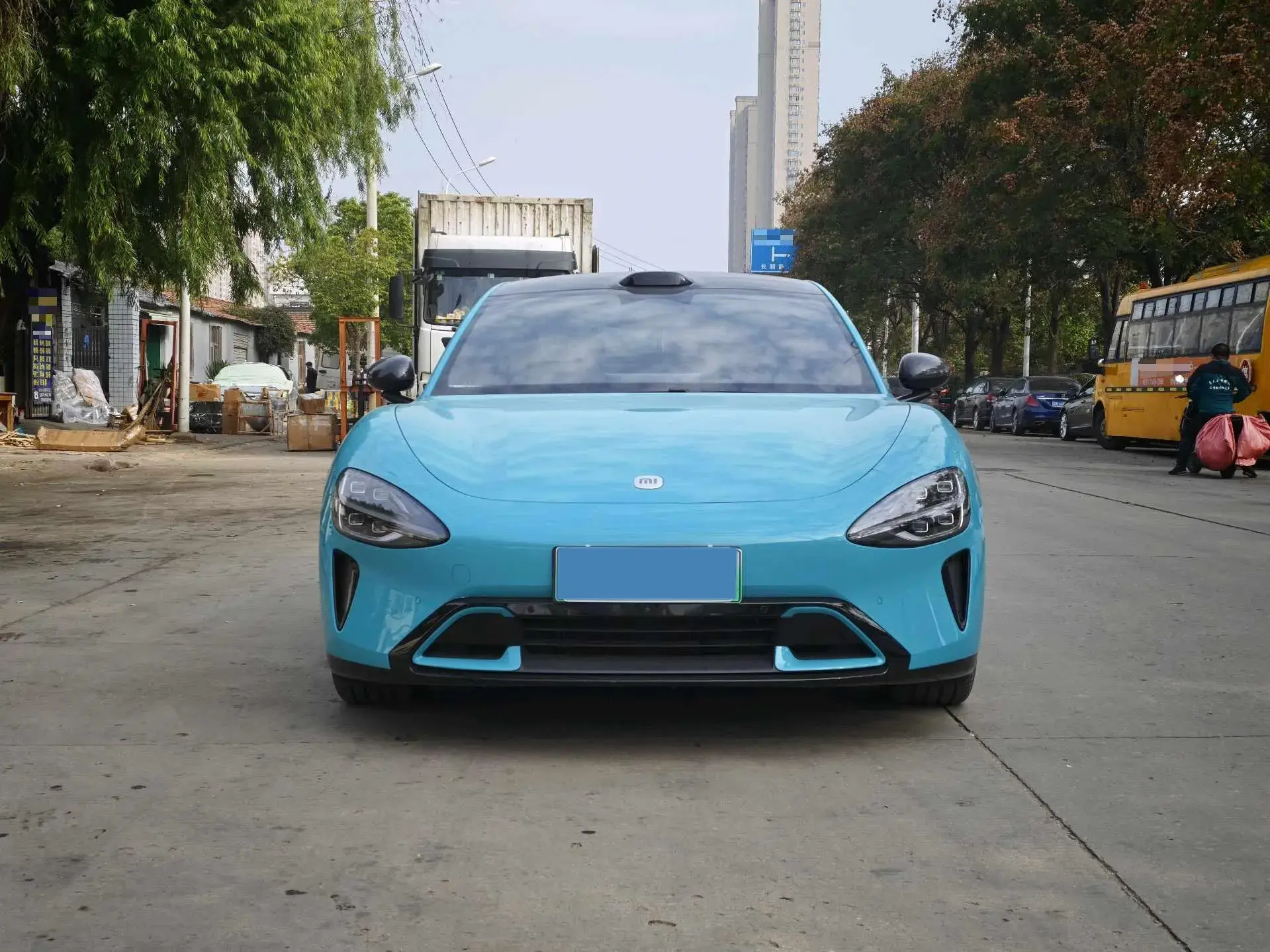 2024 MI SU7 thumbnail 2