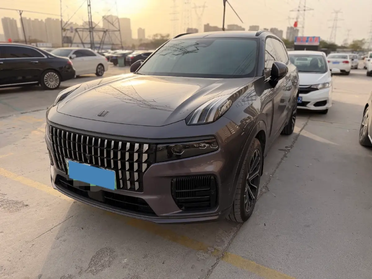 2023 LYNK&CO 09 EM-P 2.0T 254HP L4 3DHT PHEV 40.1KWH