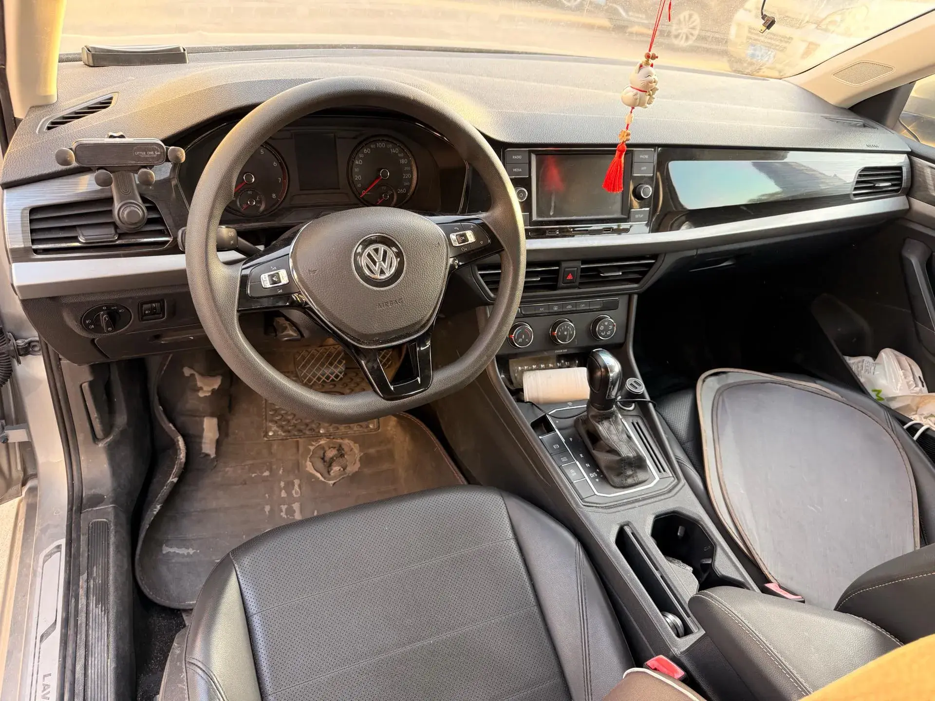 2018 VOLKSWAGEN LAVIDA thumbnail 3