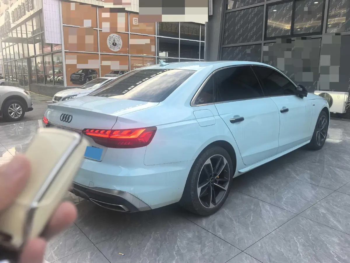 2022 Audi A4L 2.0T 190HP L4 7DCT,autocango,china used car exporter,china ev exporter,chinese used car exporter,chinese used ev exporter