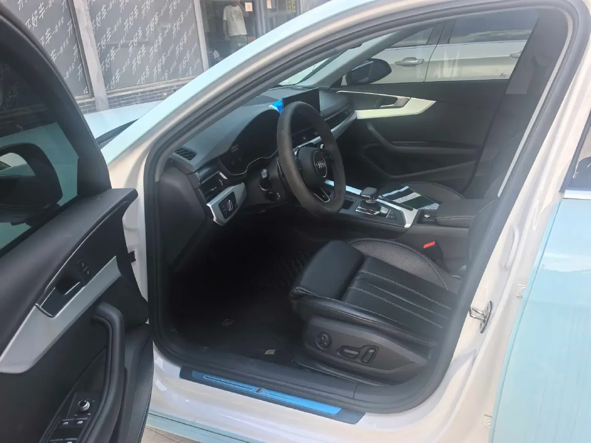 2022 Audi A4L 2.0T 190HP L4 7DCT,autocango,china used car exporter,china ev exporter,chinese used car exporter,chinese used ev exporter