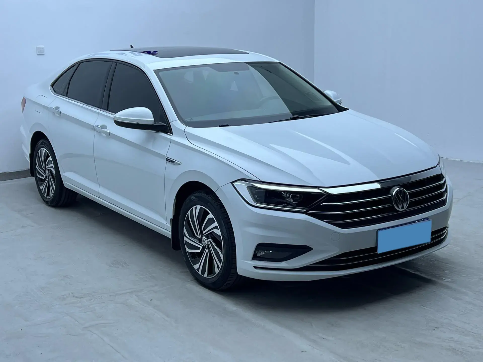 2021 VOLKSWAGEN SAGITAR thumbnail 3