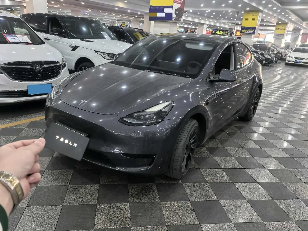 2023 Tesla Model Y BEV 60KWH