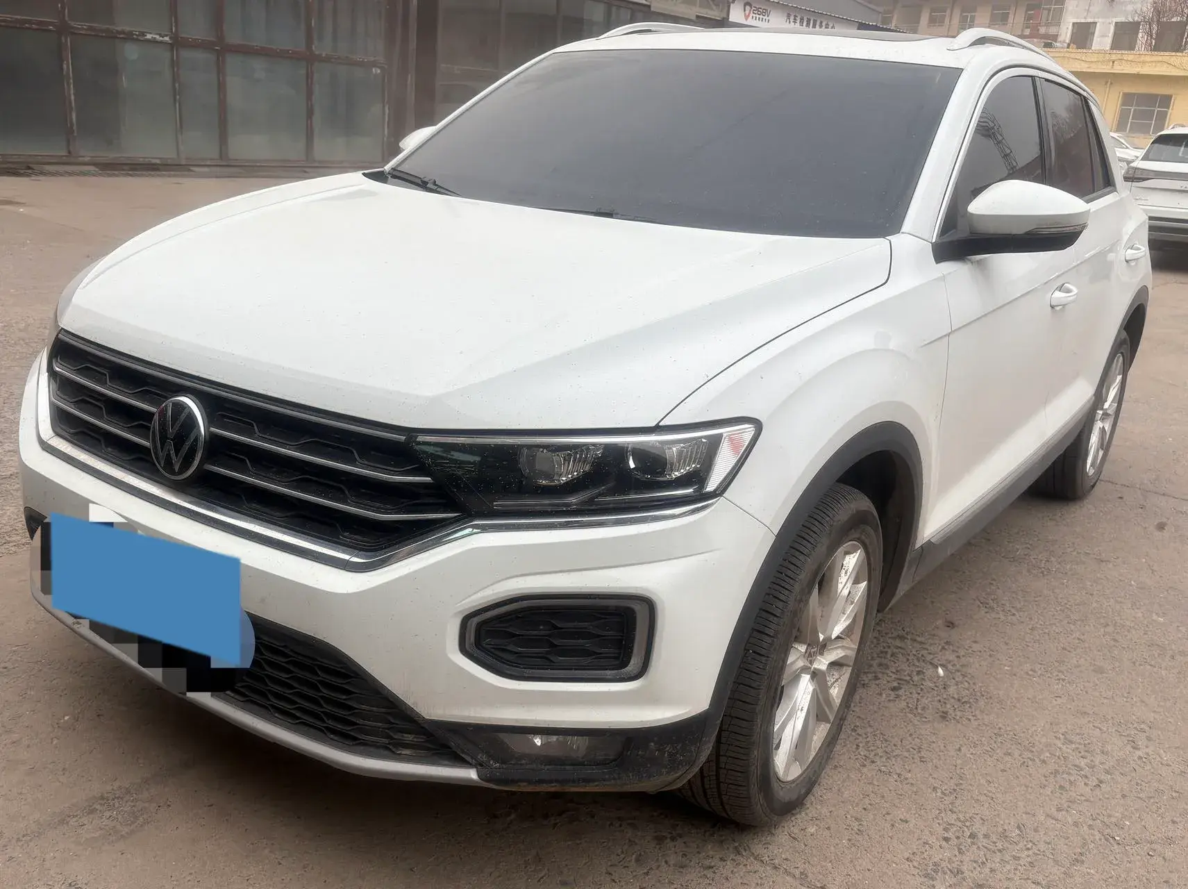 2022 VOLKSWAGEN T-ROC view 1