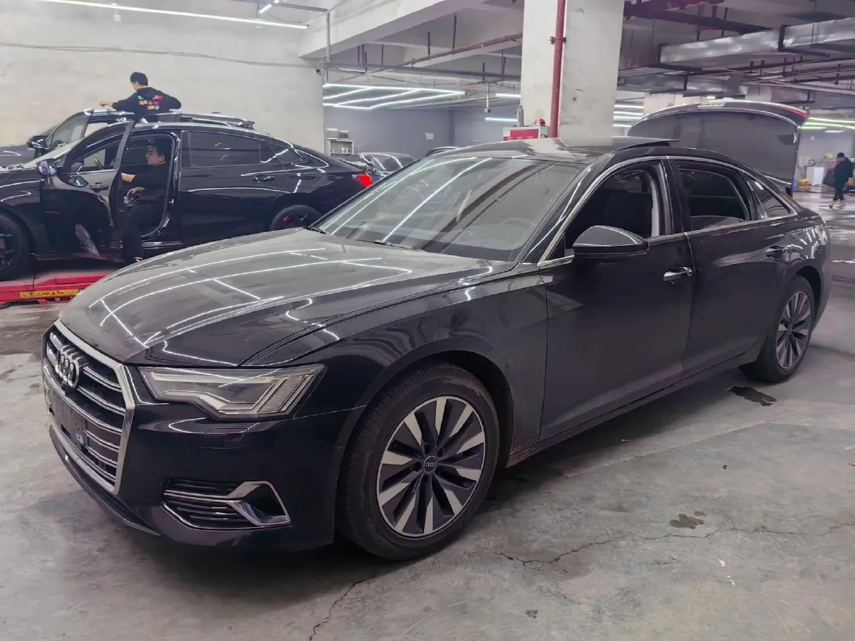 2024 Audi A6L 2.0T 245HP L4 7DCT,autocango,china used car exporter,china ev exporter,chinese used car exporter,chinese used ev exporter