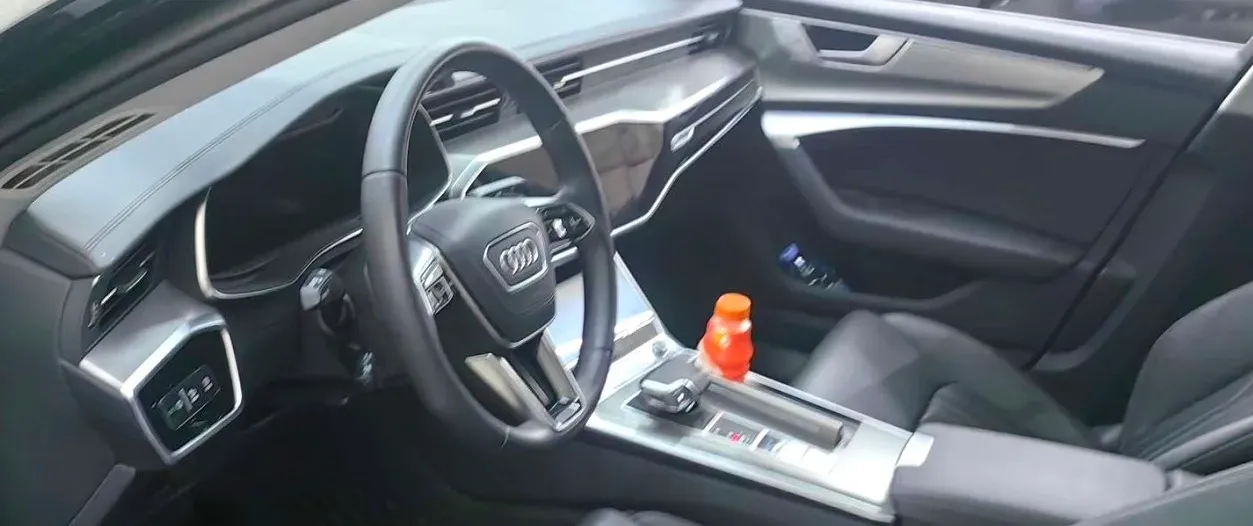 2024 Audi A6L 2.0T 245HP L4 7DCT,autocango,china used car exporter,china ev exporter,chinese used car exporter,chinese used ev exporter