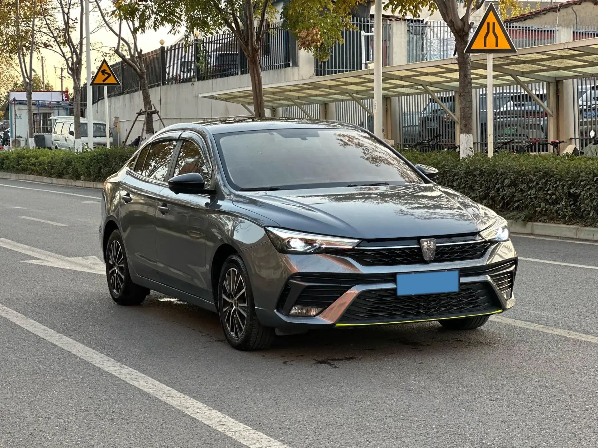 2021 ROEWE I5 thumbnail 3