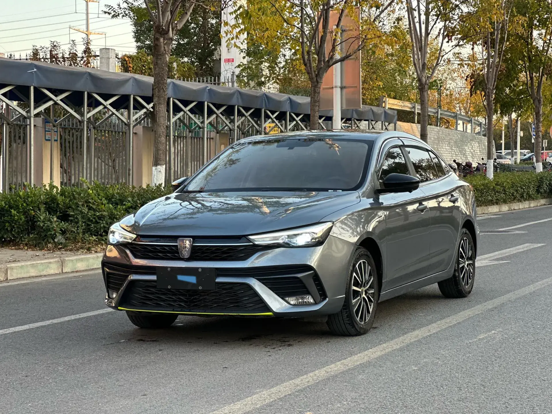2021 ROEWE I5 view 1