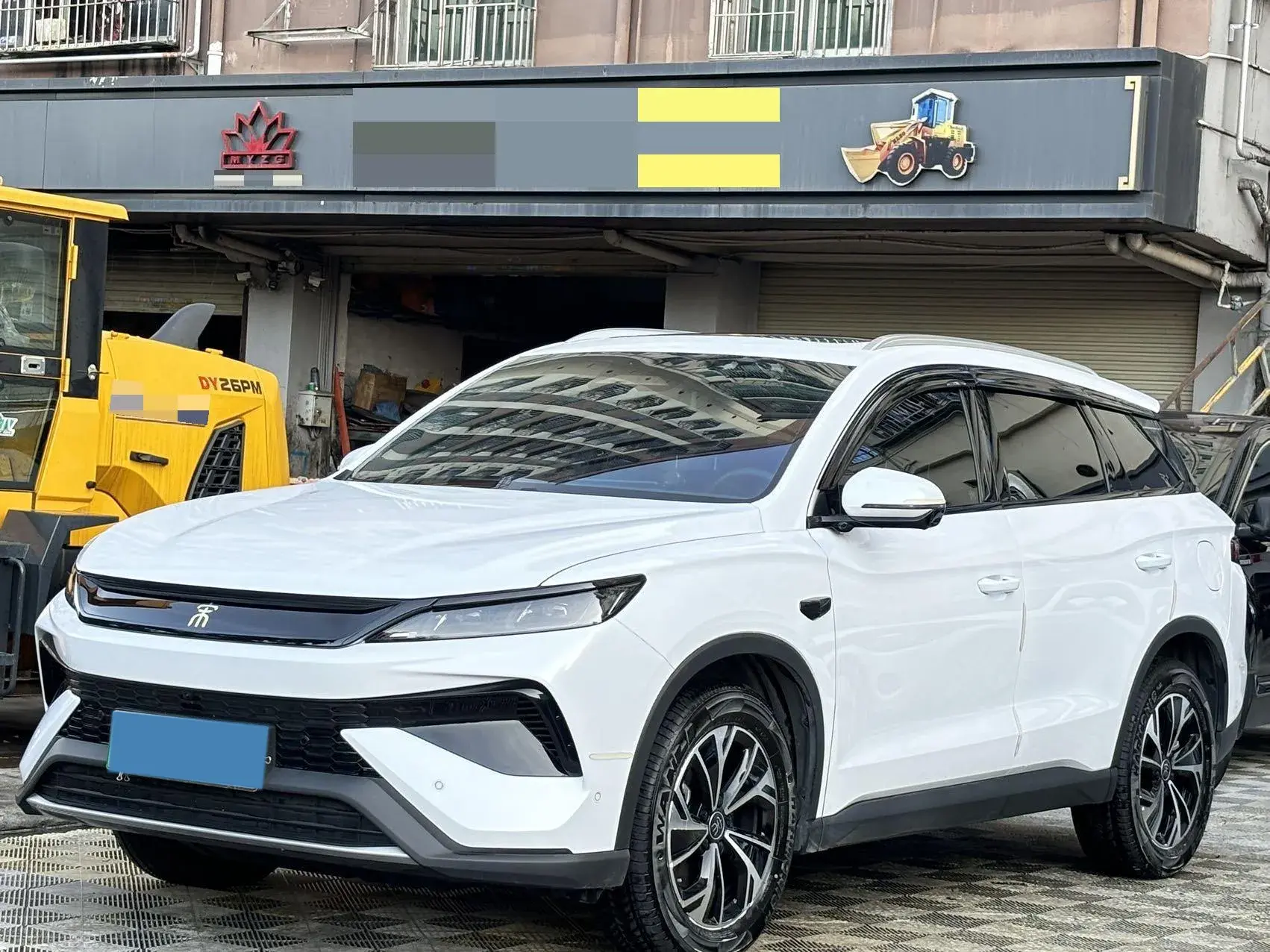 2025 BYD SONG view 1