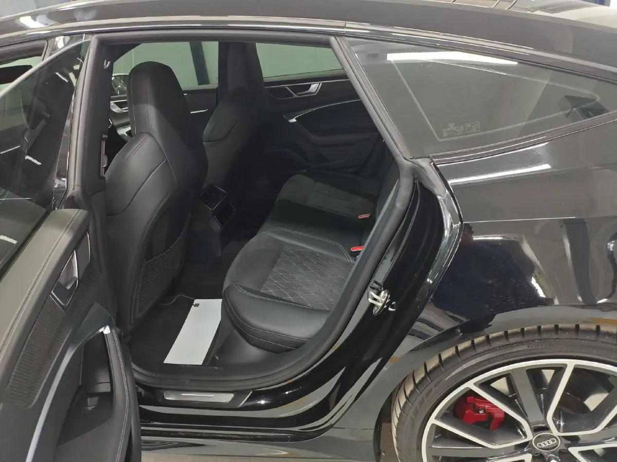 2022 Audi S7 2.9T 450HP V6 8AT,autocango,china used car exporter,china ev exporter,chinese used car exporter,chinese used ev exporter