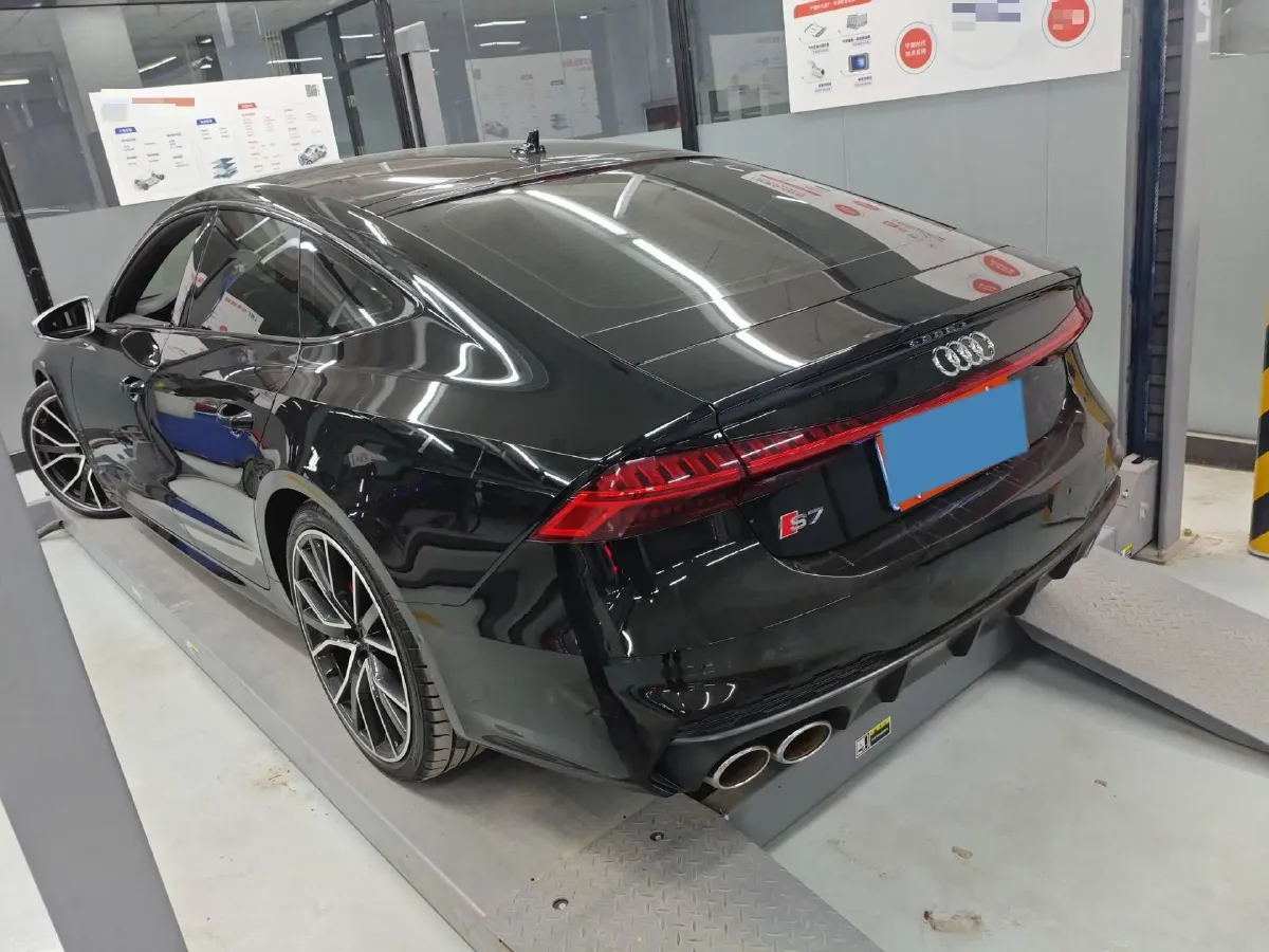 2022 Audi S7 2.9T 450HP V6 8AT,autocango,china used car exporter,china ev exporter,chinese used car exporter,chinese used ev exporter