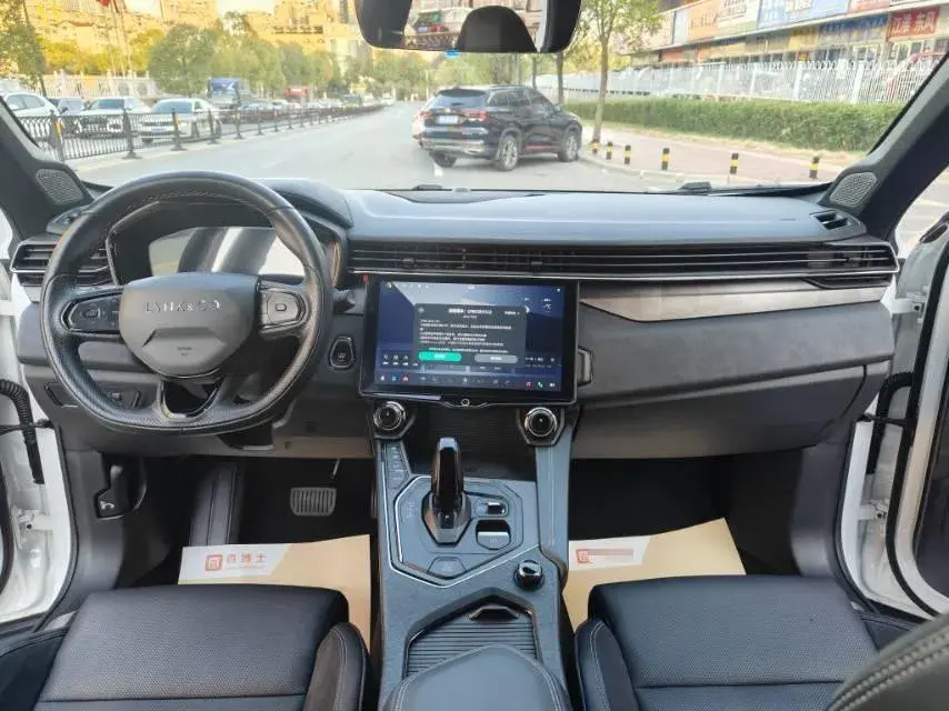 2022 LYNK&CO 01 thumbnail 3