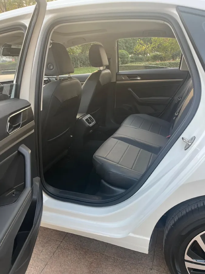 2021 Volkswagen Lavida 1.5L 113HP L4 6AT,autocango,china used car exporter,china ev exporter,chinese used car exporter,chinese used ev exporter