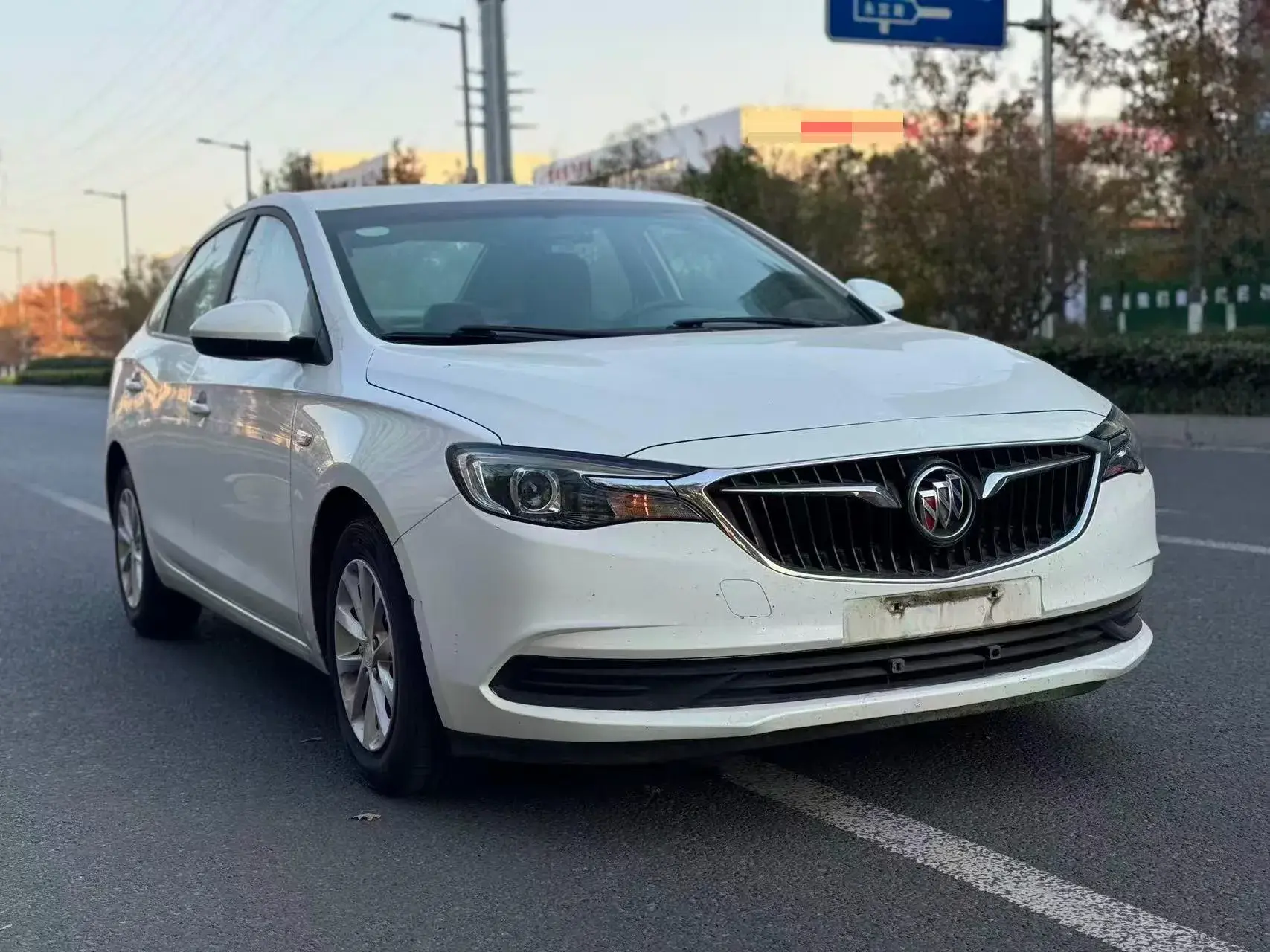 2019 BUICK EXCELLE thumbnail 3