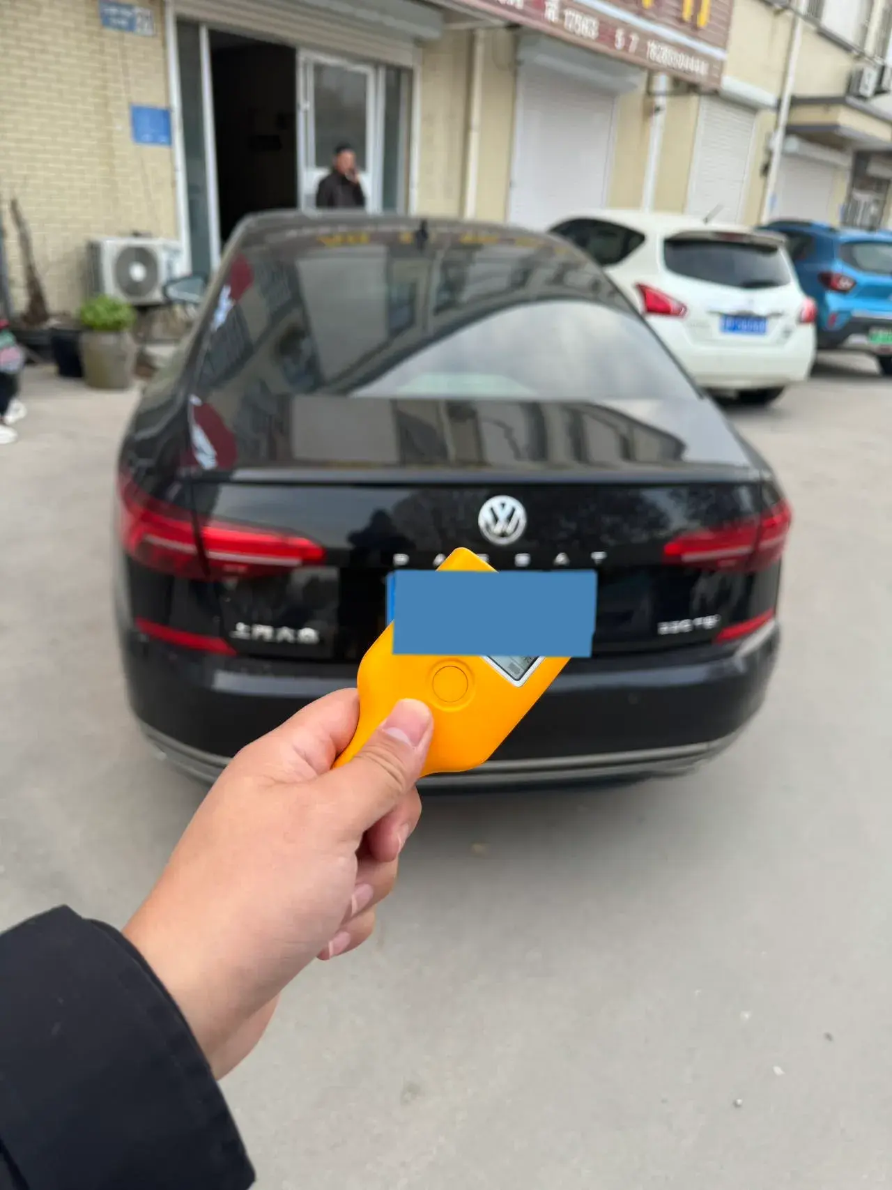 2019 VOLKSWAGEN PASSAT thumbnail 2