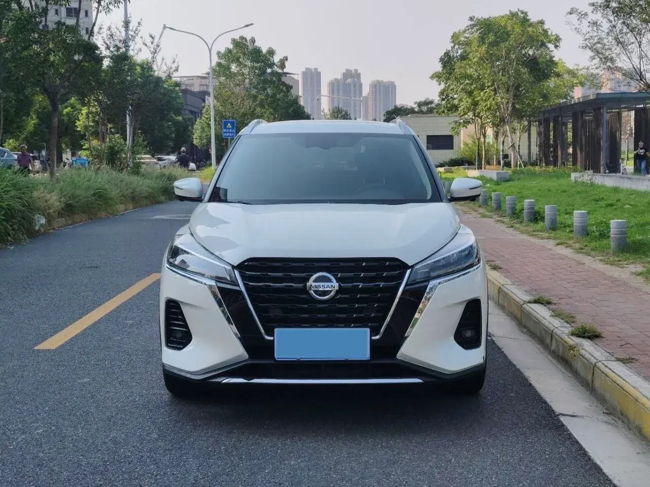 2022 NISSAN KICKS thumbnail 2
