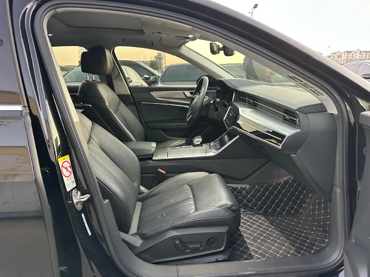 2019 Audi A6L 2.0T 224HP L4 7DCT,autocango,china used car exporter,china ev exporter,chinese used car exporter,chinese used ev exporter