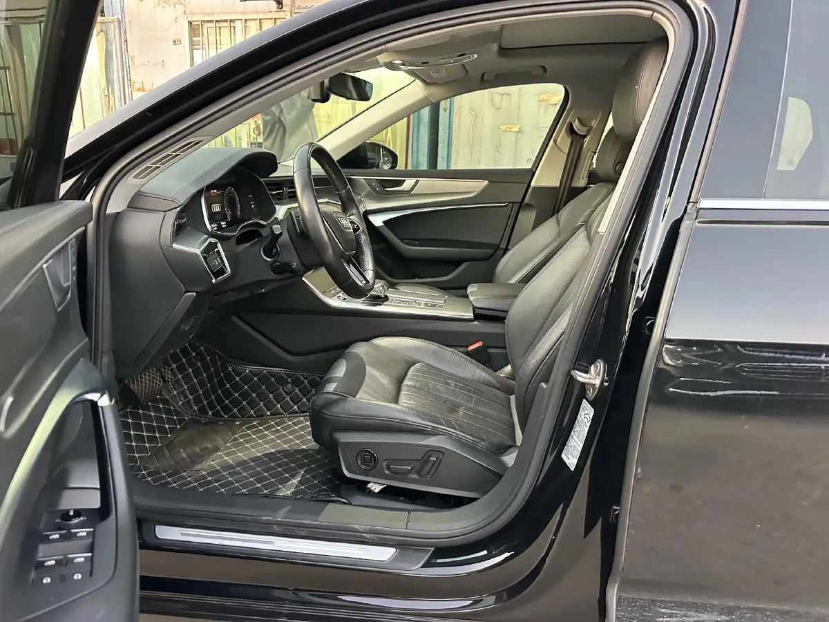 2019 Audi A6L 2.0T 224HP L4 7DCT,autocango,china used car exporter,china ev exporter,chinese used car exporter,chinese used ev exporter