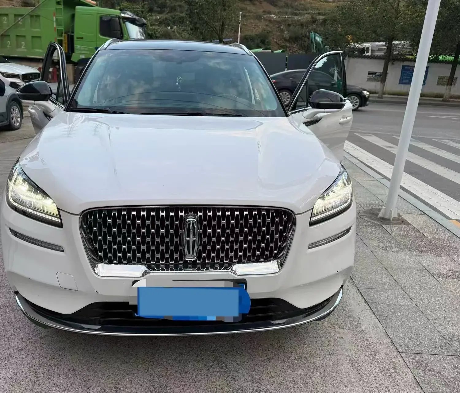 2020 LINCOLN CORSAIR thumbnail 2