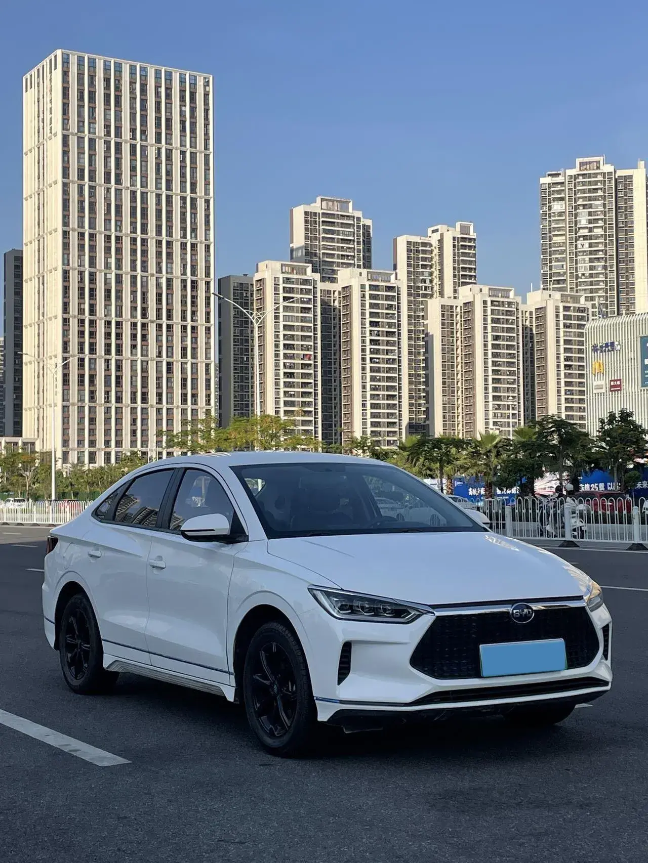 2020 BYD E3 thumbnail 3