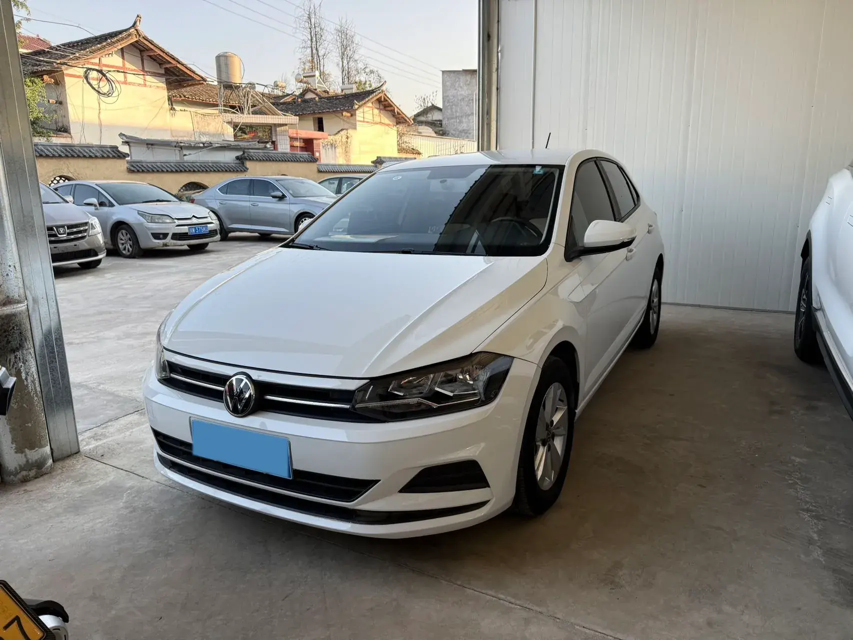 2023 VOLKSWAGEN POLO view 1