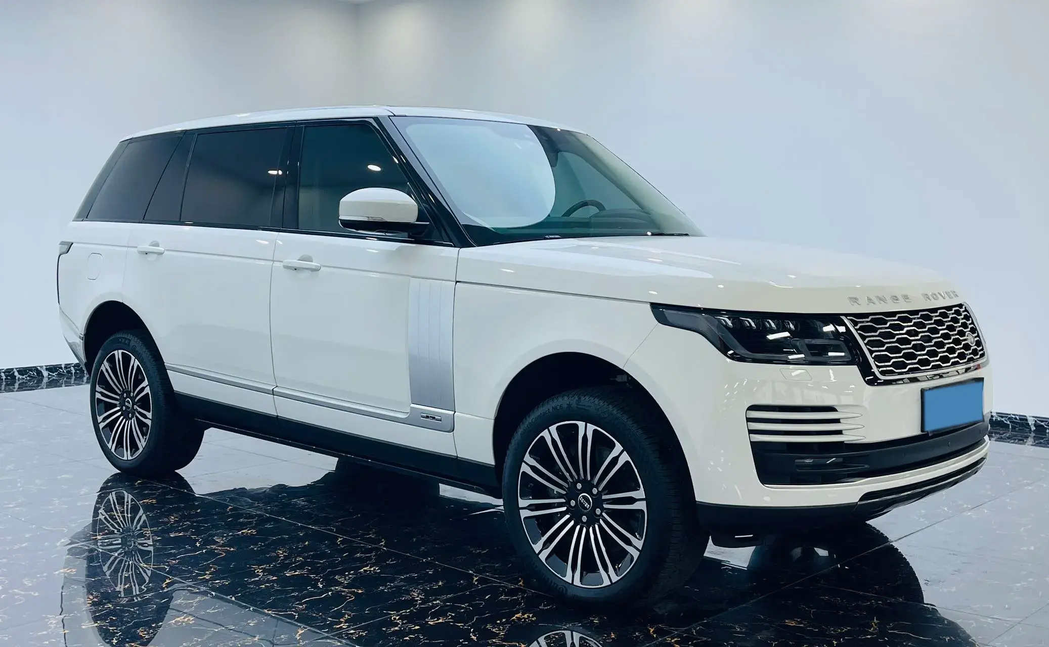 2020 LAND ROVER thumbnail 3