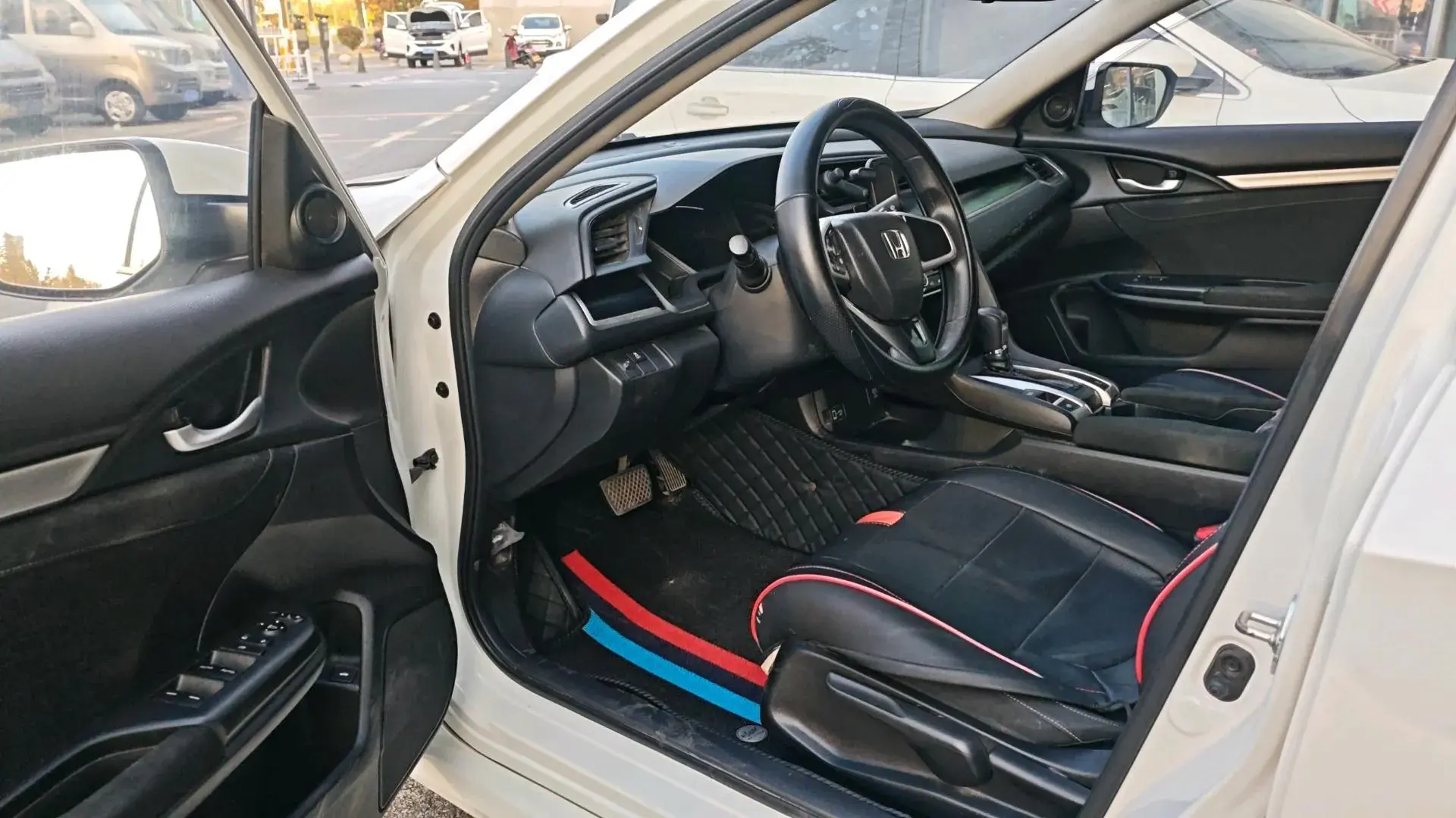 2019 HONDA CIVIC thumbnail 3