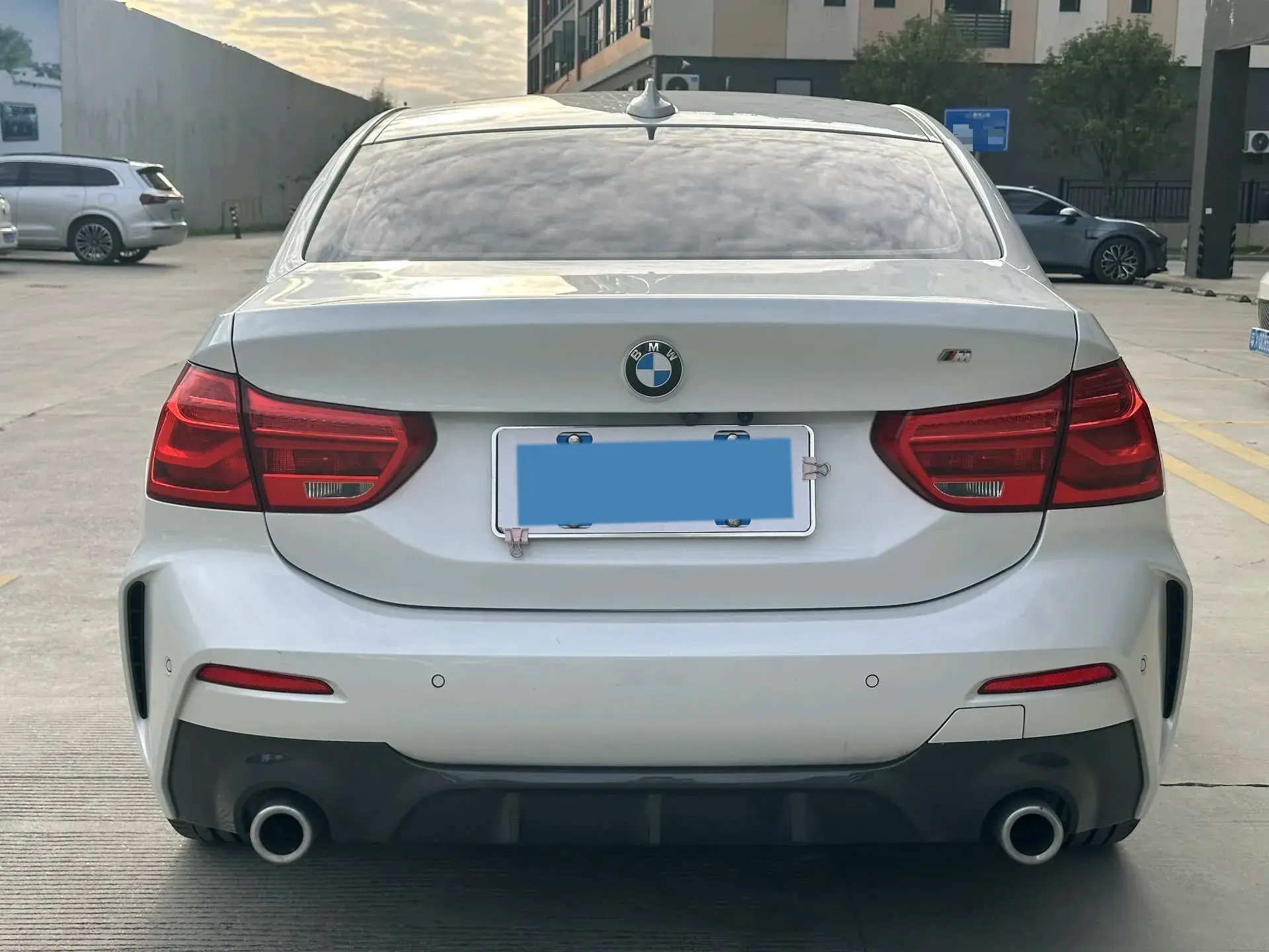 2020 BMW 1 thumbnail 4