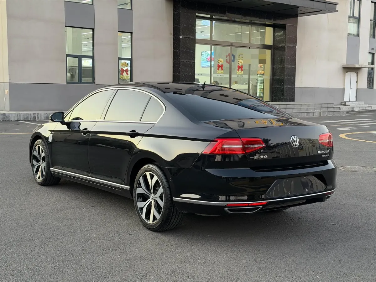 2019 Volkswagen Magotan 2.0T 186HP L4 7DCT,autocango,china used car exporter,china ev exporter,chinese used car exporter,chinese used ev exporter
