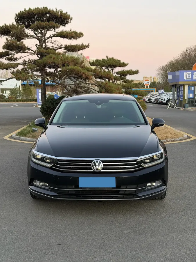 2019 Volkswagen Magotan 2.0T 186HP L4 7DCT,autocango,china used car exporter,china ev exporter,chinese used car exporter,chinese used ev exporter