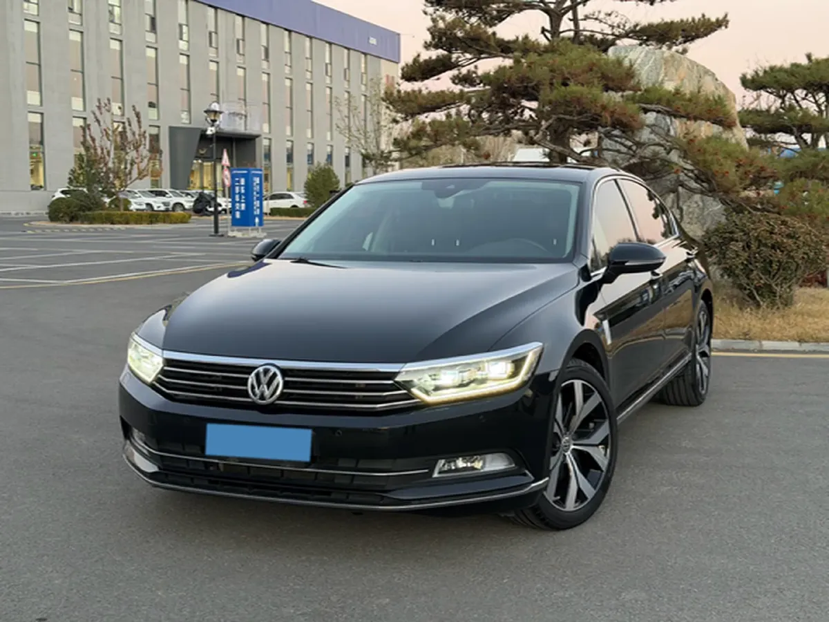 2019 Volkswagen Magotan 2.0T 186HP L4 7DCT,autocango,china used car exporter,china ev exporter,chinese used car exporter,chinese used ev exporter