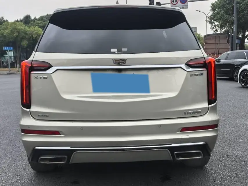 2022 CADILLAC XT6 thumbnail 4