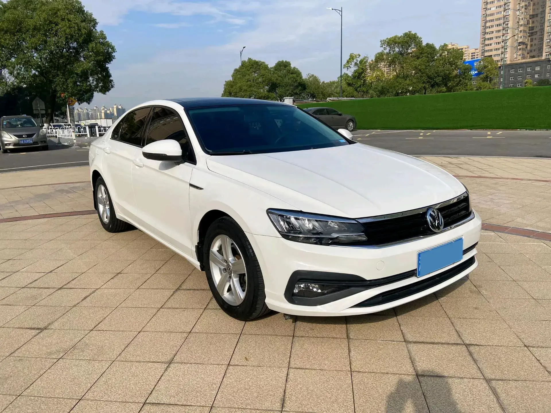 2019 VOLKSWAGEN LAMANDO thumbnail 2