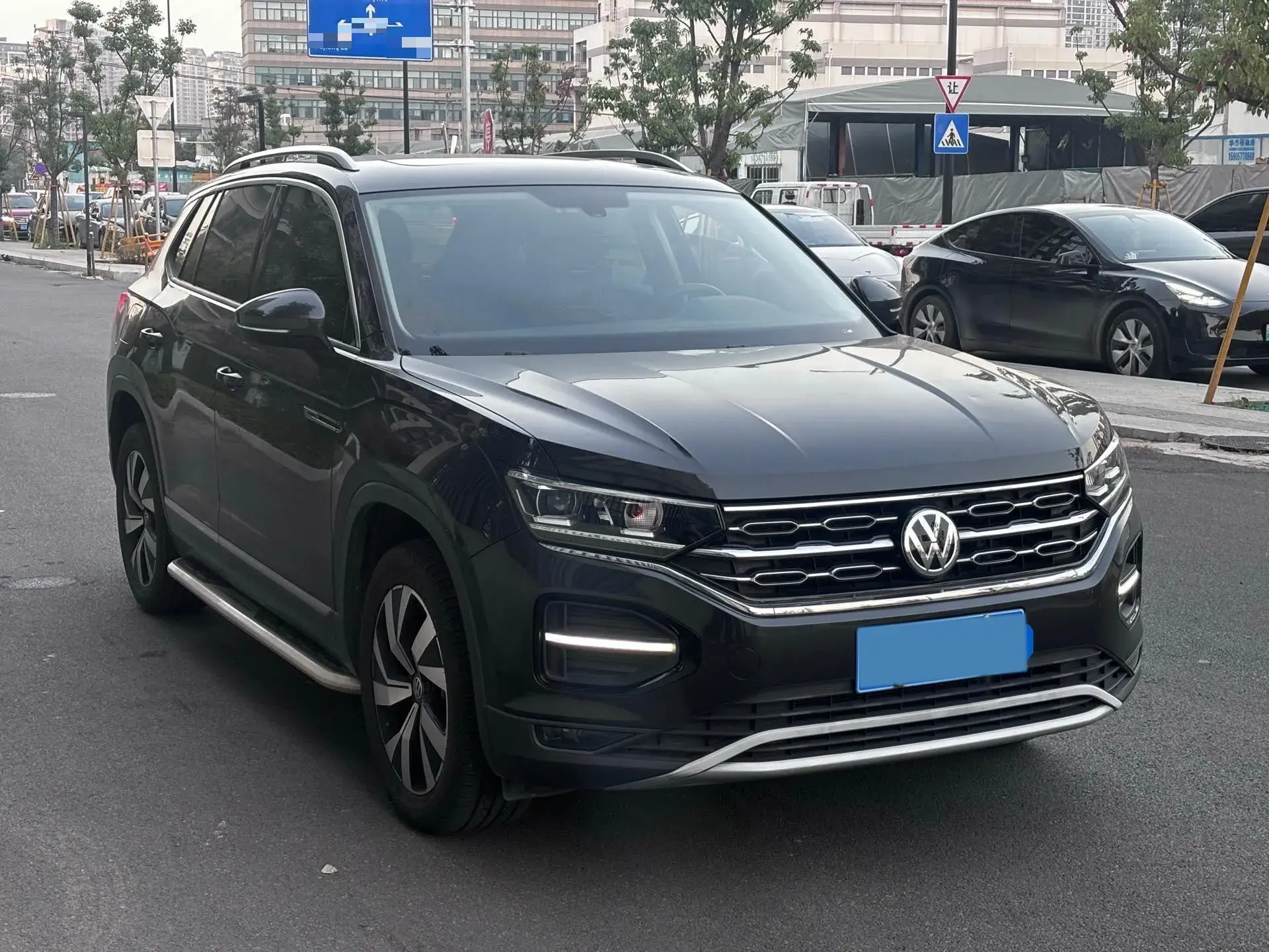2019 VOLKSWAGEN TAYRON thumbnail 3