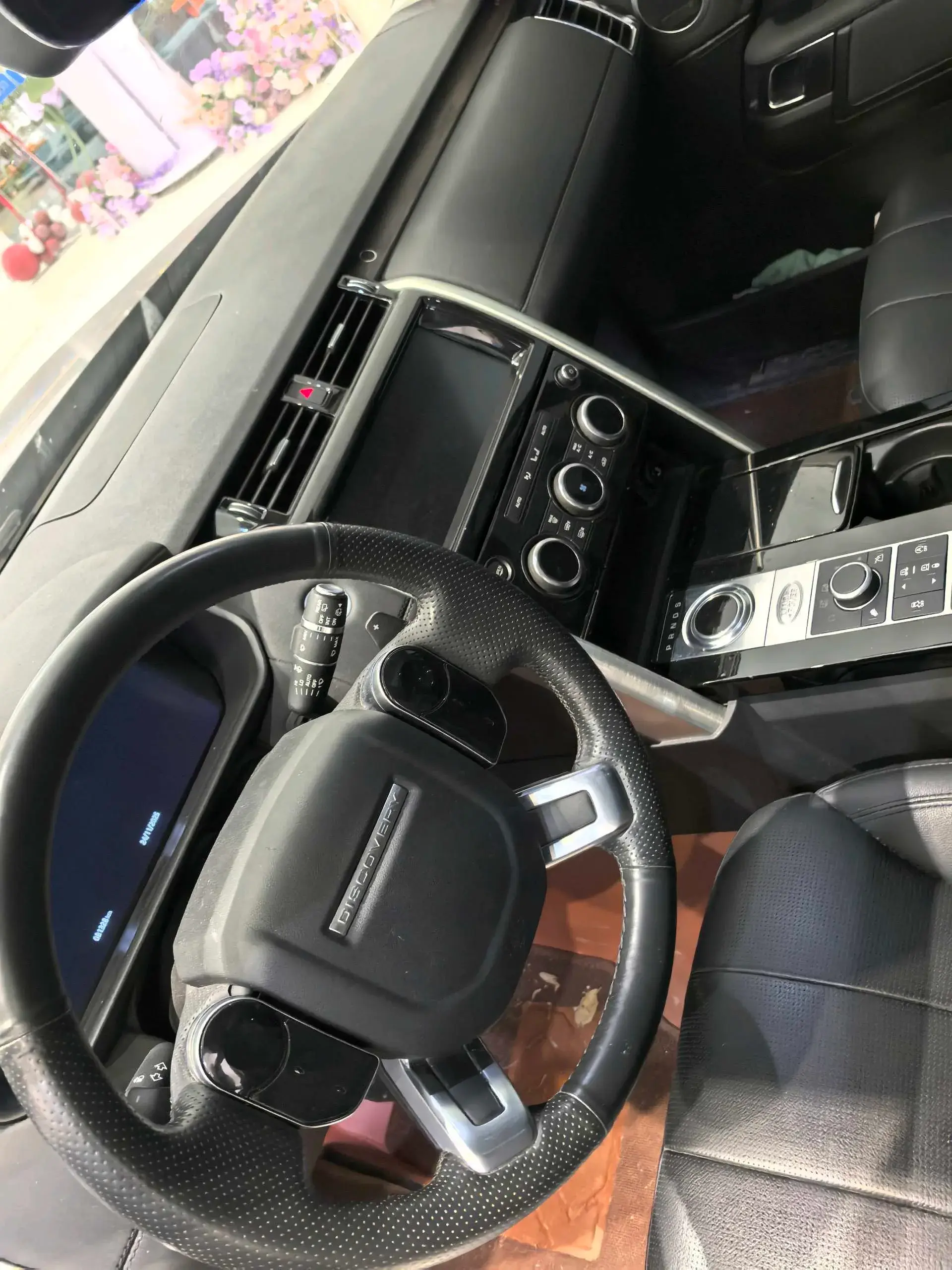 2019 LAND ROVER thumbnail 4