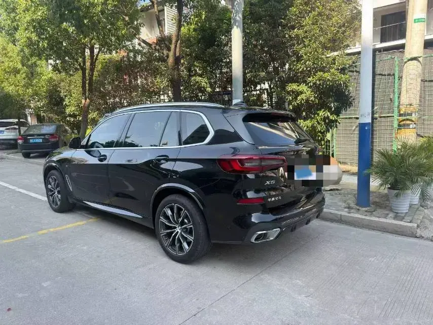 2022 BMW X5 thumbnail 3