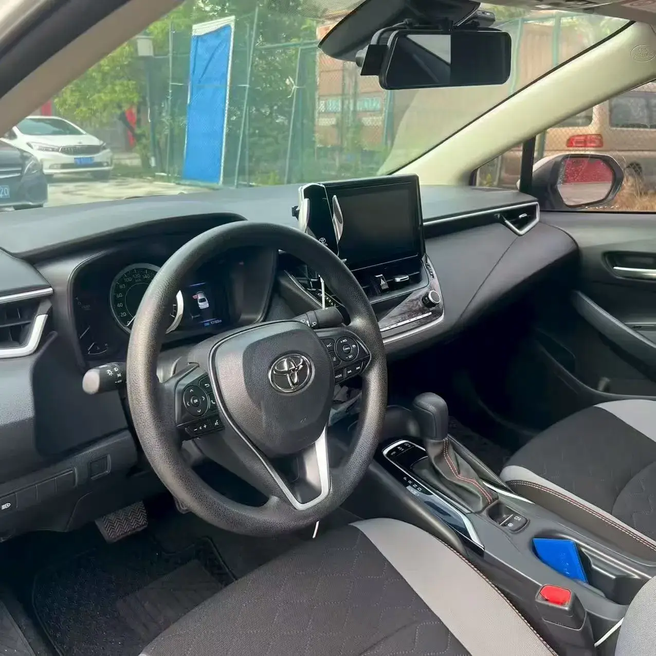 2021 TOYOTA COROLLA thumbnail 4