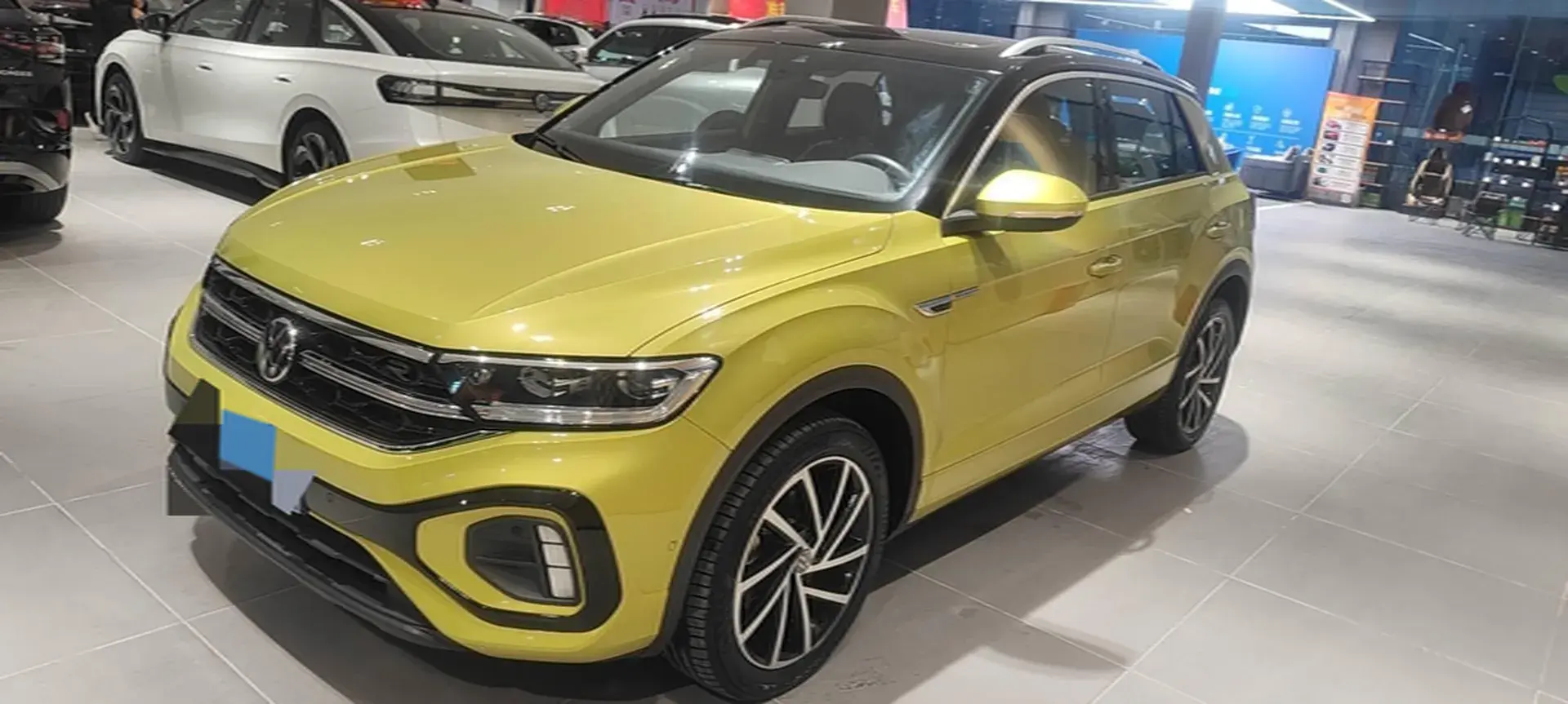 2023 VOLKSWAGEN T-ROC view 1