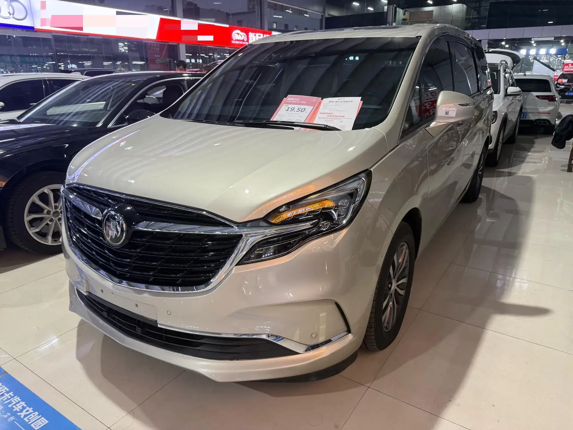 2022 BUICK GL8 view 1