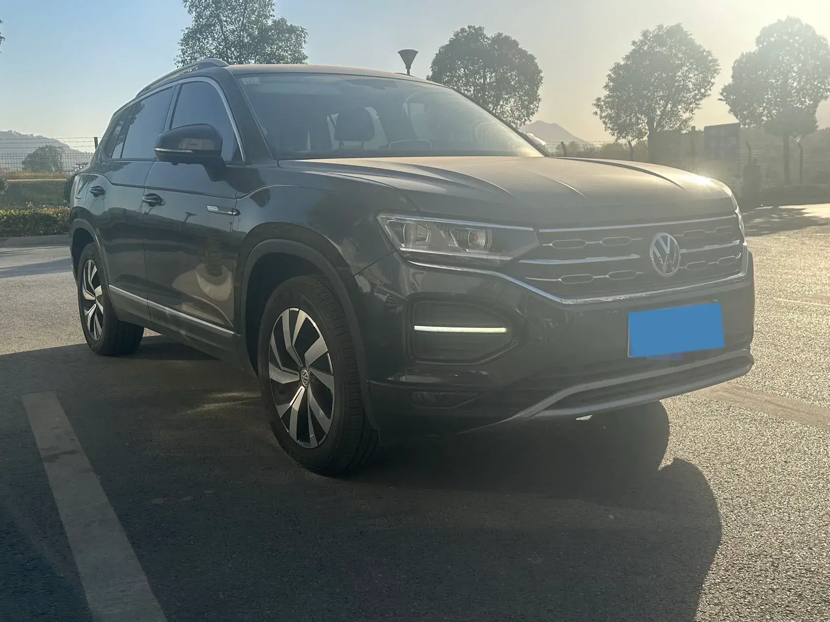 2020 VOLKSWAGEN TAYRON thumbnail 3