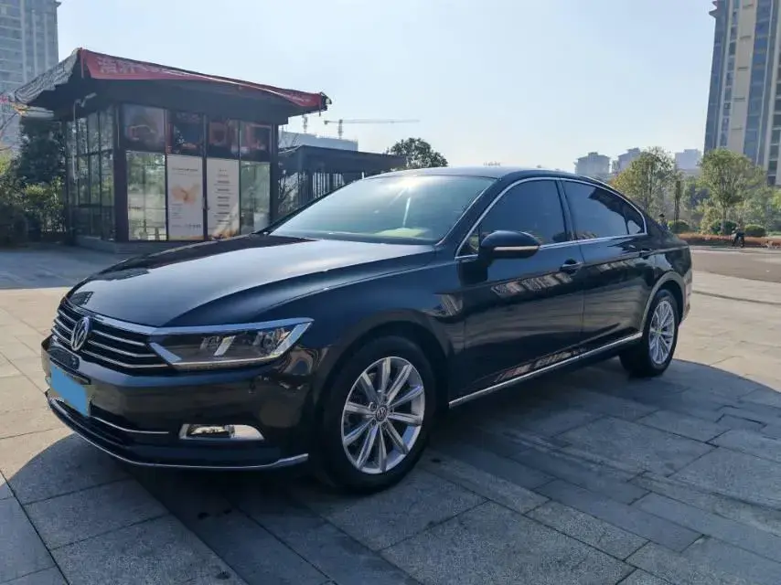 2019 VOLKSWAGEN MAGOTAN view 1