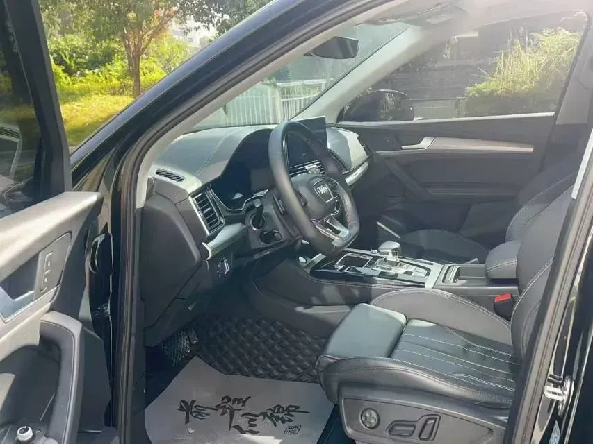 2022 Audi Q5L 2.0T 190HP L4 7DCT,autocango,china used car exporter,china ev exporter,chinese used car exporter,chinese used ev exporter