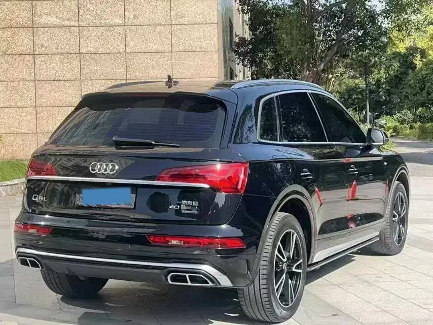 2022 Audi Q5L 2.0T 190HP L4 7DCT,autocango,china used car exporter,china ev exporter,chinese used car exporter,chinese used ev exporter