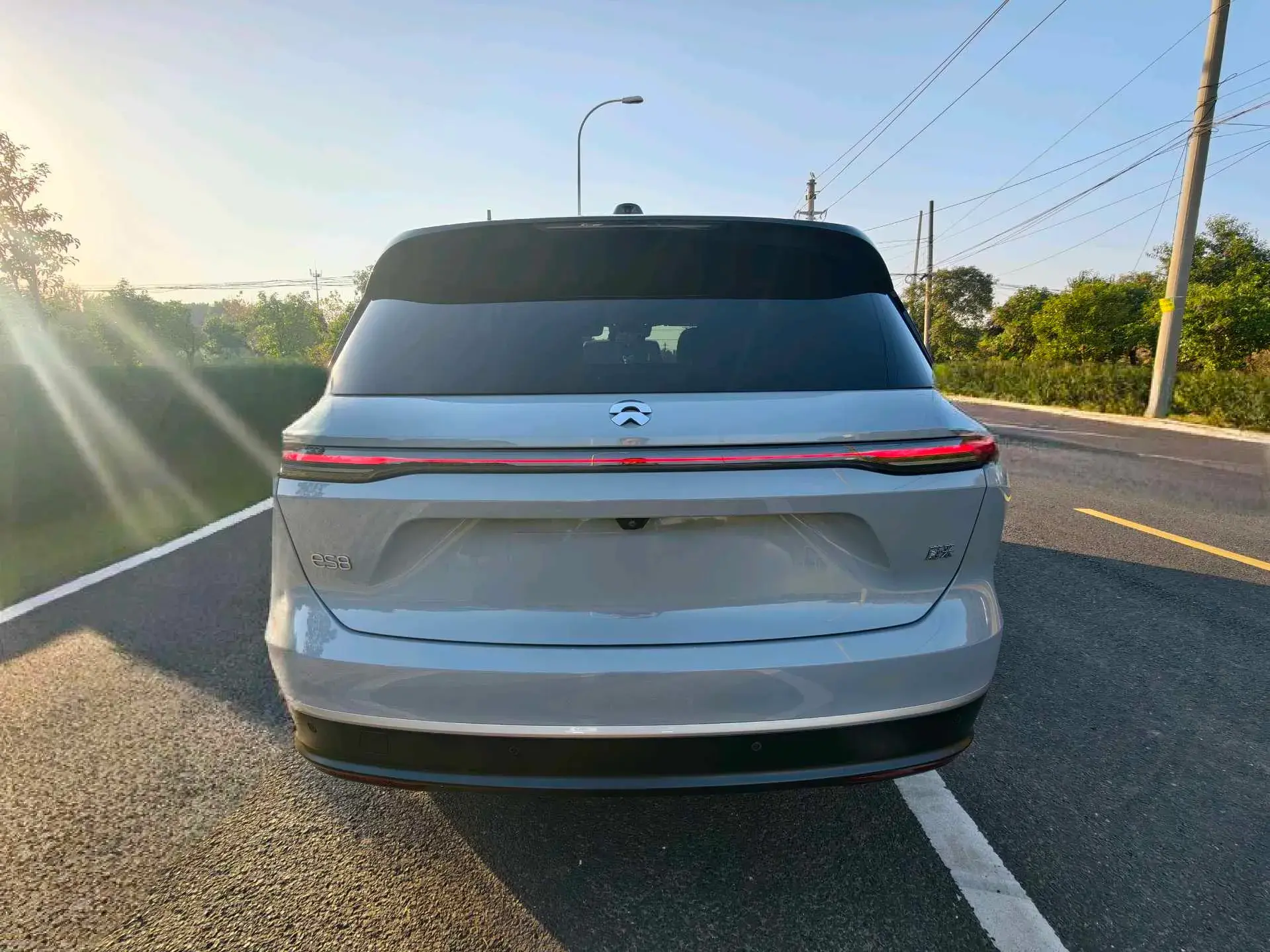2024 NIO ES8 thumbnail 3