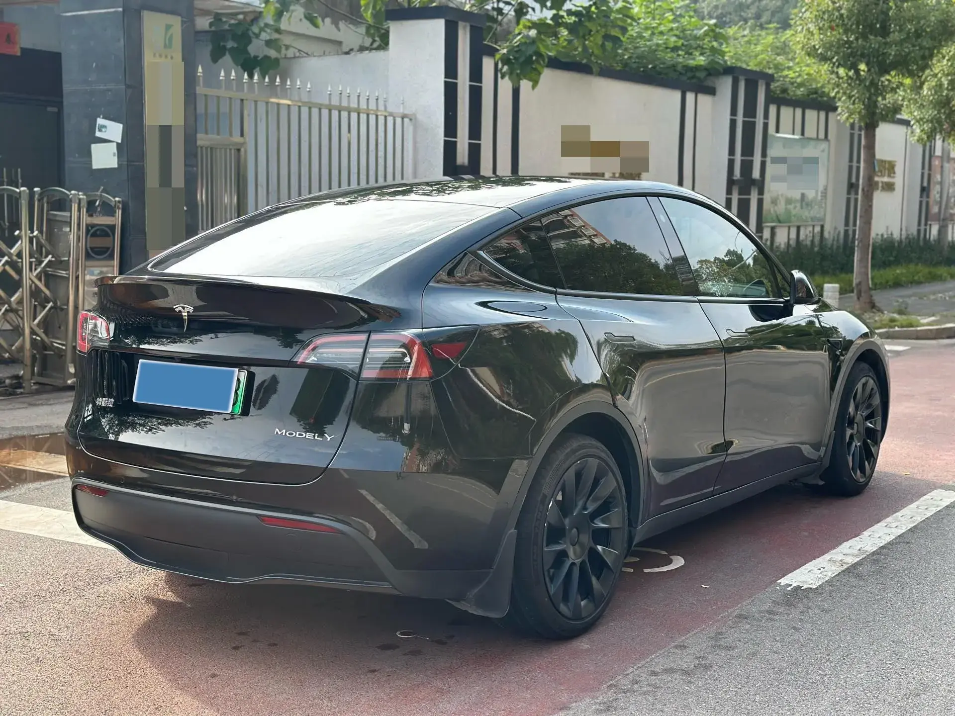 2021 TESLA MODEL thumbnail 4