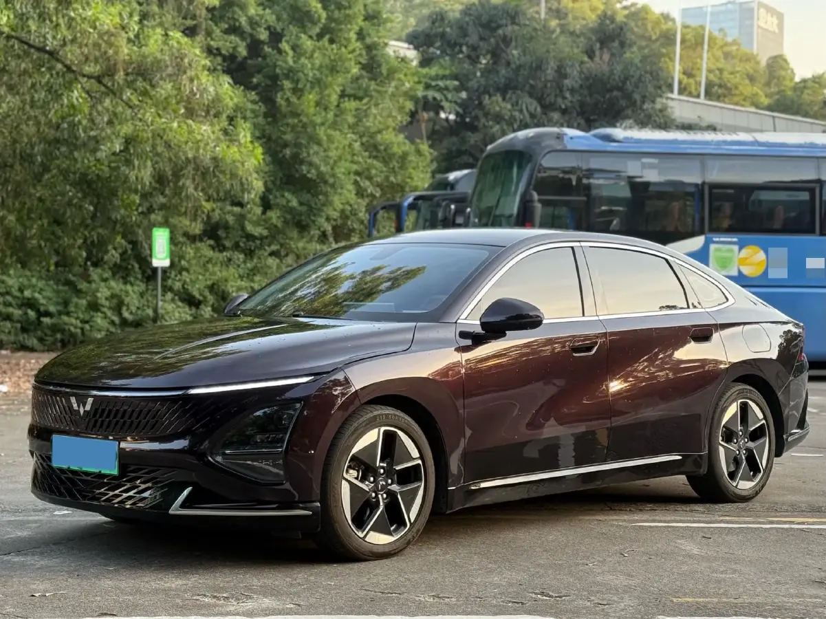 2024 WuLing XingGuang 1.5L 106HP L4 E-CVT PHEV 20.5KWH