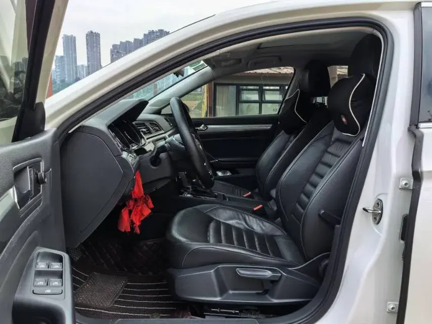 2018 VOLKSWAGEN LAMANDO thumbnail 4